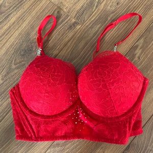 Red push up bra